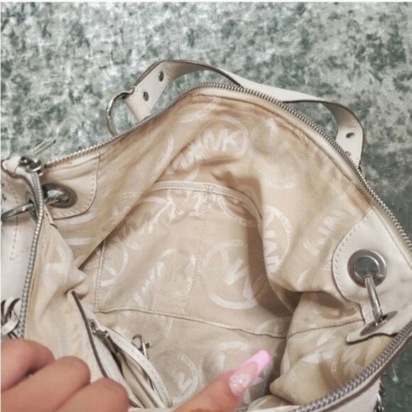 Michael Kors Uptown Astor Stud Shoulder Bag Cream - Picture 3 of 14